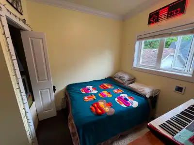 Key terms: - Rent: $1,300 per month - Term: Lease ends June 30, 2027 Private bedroom in a 2 bedroom...