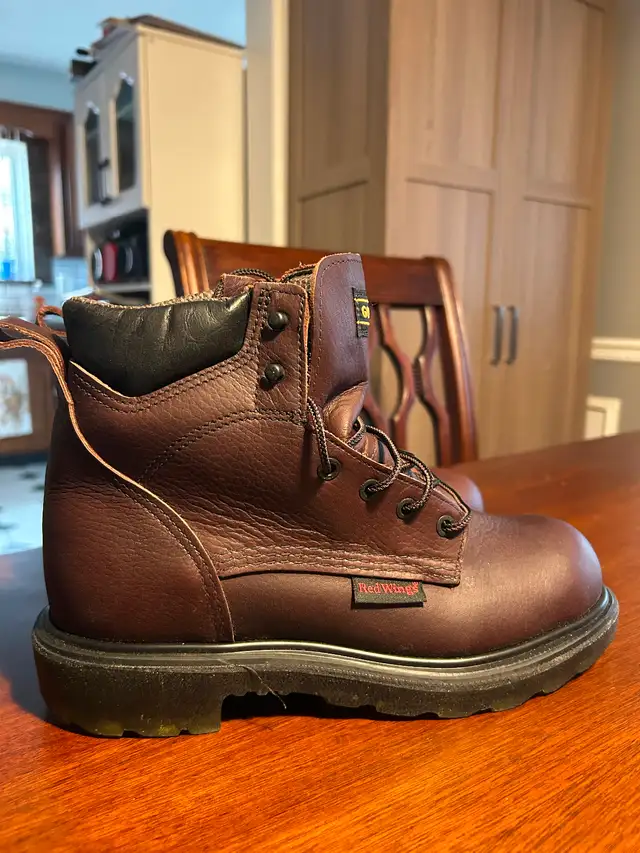 RED WING SUPERSOLE 2.0 604 SOFT TOE LEATHER BOOTS MENS SIZE 7 in Men's Shoes in City of Toronto - Image 2