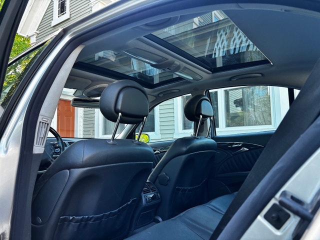 Mercedes-Benz E500 — photo 5