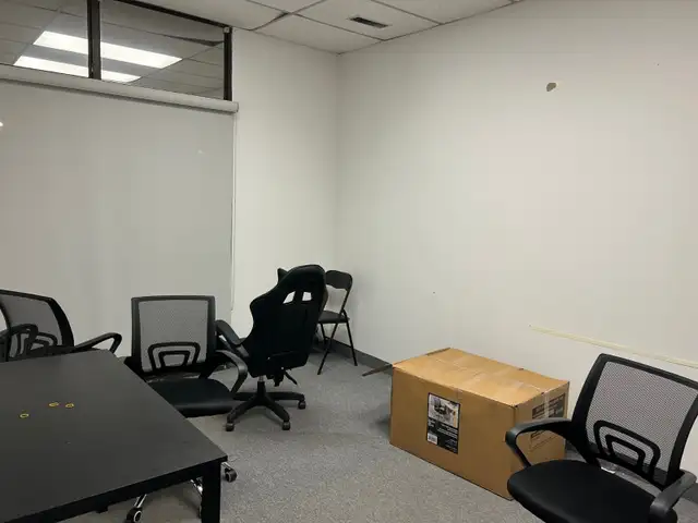 Industrial/Warehouse/Commercial Space Available in North York in Commercial & Office Space for Rent in City of Toronto - Image 6