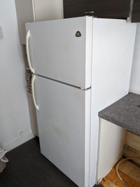 Réfrigérateur (doit partir le plus vite possible)