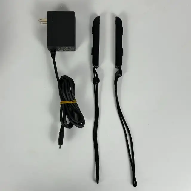 Nintendo Switch HAC-001 Console, Joy-Cons & Charger - 3136672 in Nintendo Switch in Laval / North Shore - Image 11