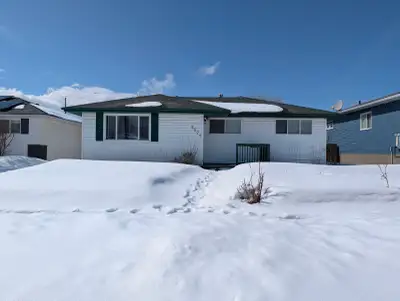 OPEN HOUSE: Hickory Kitchen + Finished Bsmt + Powered Shed, View more