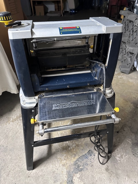 Planer ''MASTERCRAFT'' de 12 pulgadas con su base64840231608962121