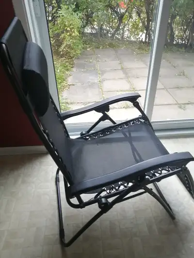 chaise zéro gravite flambant neuve couleur noir, View more