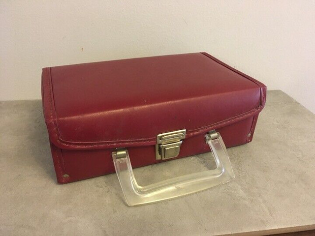 Vintage Retro Classic Red 12 CASSETTE HOLDER BRIEFCASE Leather in Arts & Collectibles in Mississauga / Peel Region