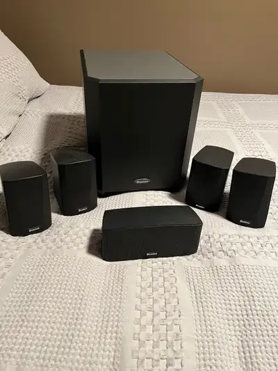 Boston surround sound mini speakers and sub, great condition. Email or Kijiji chat only. Thanks!