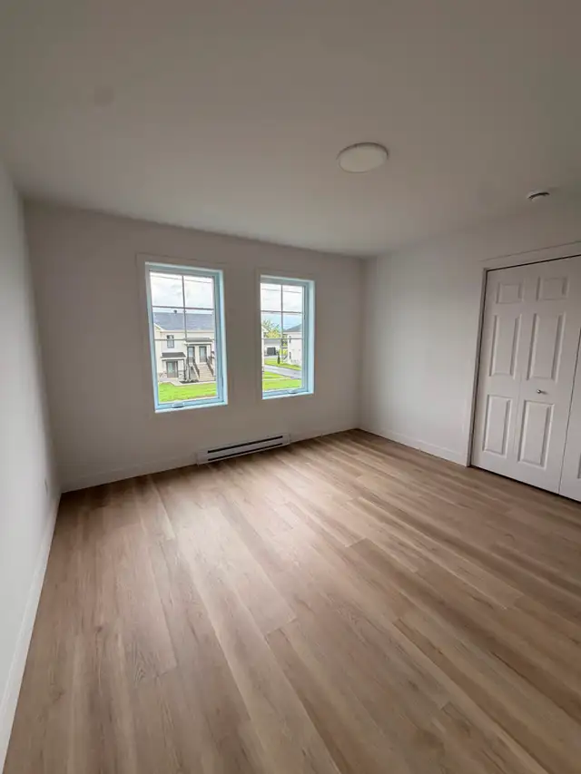 Grand 4 et demi avec garage privé chauffé in Long Term Rentals in Saint-Hyacinthe - Image 9