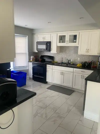 Looking for roommate in my 3 bedroom home . Place is furnished includes bed . Shared bathroom. Parki...