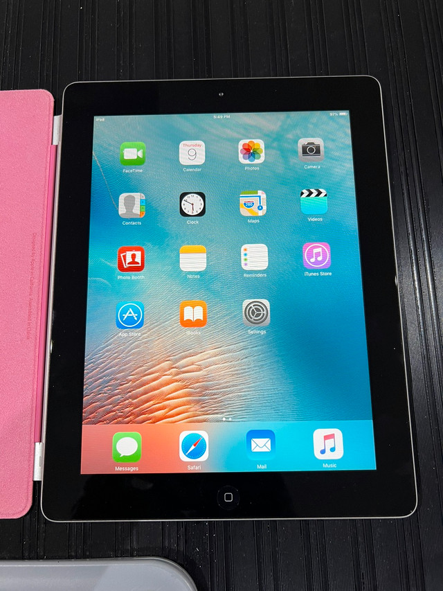 Apple iPad Model A1395 EMC 2415 32GB in iPads & Tablets in Mississauga / Peel Region - Image 2