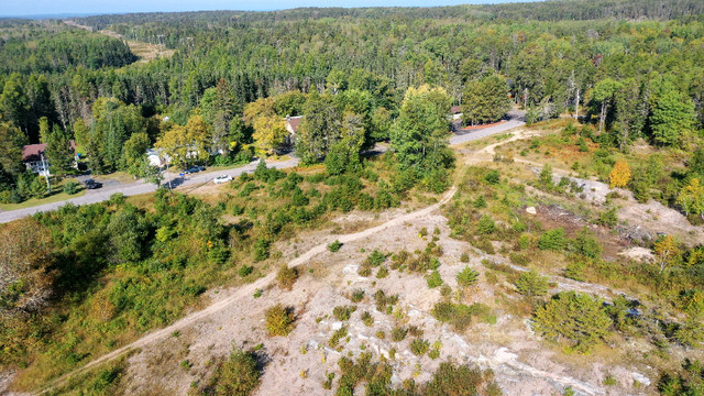 PCL 14151- Over 16 acres of vacant land close to town! in Land for Sale in Kenora - Image 3
