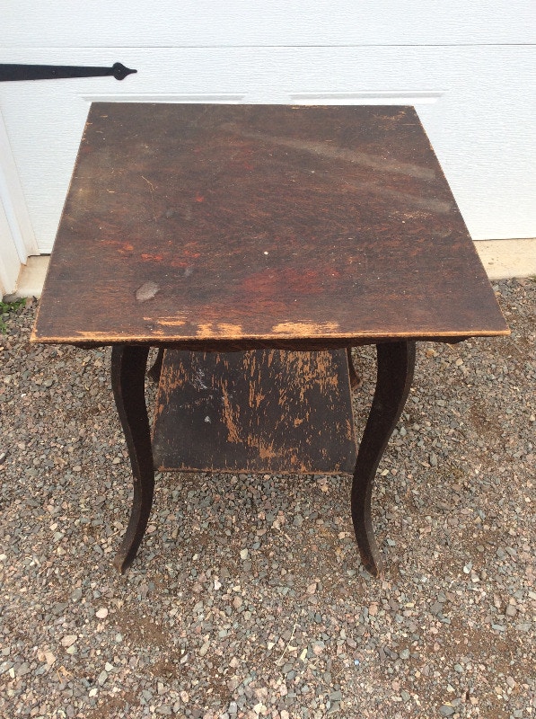 Antique table/plant/corner stand Other Tables Moncton Kijiji