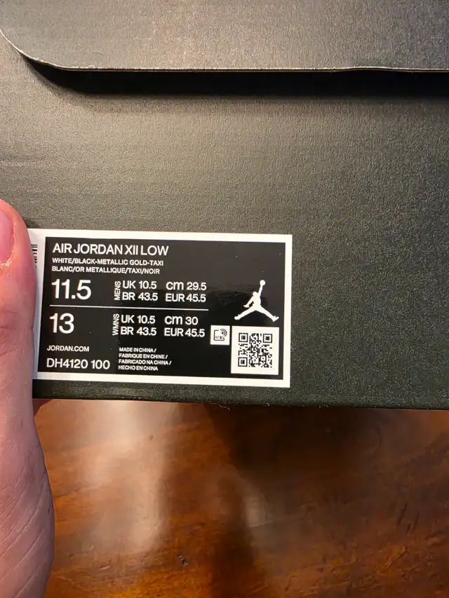 Jordan 12 Retro Low Golf in Men's Shoes in Markham / York Region - Image 3