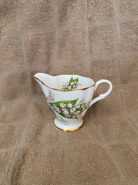 Crémier en porcelaine Windsor