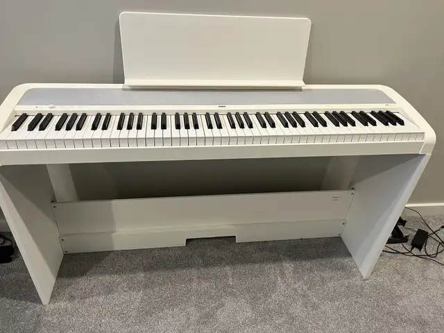 Korg Digital Piano with pedals.  in Pianos & Keyboards in Edmonton - Image 2