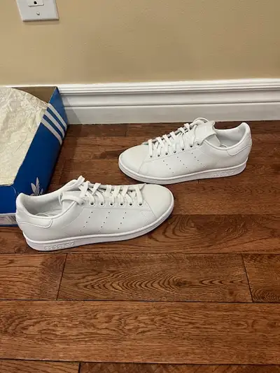 White Adidas Stan Smith Woman Sneakers - NEW Received as xmas gift - too big and receipt misplaced P...