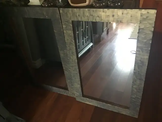 Beautiful 2 wall mirrors, solid wood frame in Home Décor & Accents in Calgary - Image 3