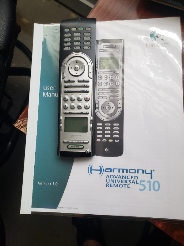 LOGITECH Harmony advanced universal remote 510 dans Appareils électroniques  à Ville de Montréal