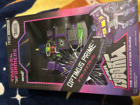 Transformers super 7 shattered glass Optimus prime x ray figure
