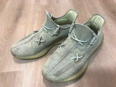 Yeezy Boost 350 V2 Antlia (Reflective), Voir plus
