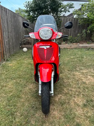 2009 Aprilia Scarabeo 200cc – 20,000 km Well-maintained scooter in good condition. • 200cc engine –...
