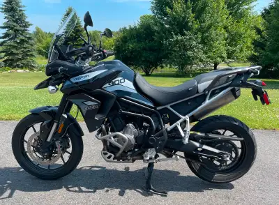 The Tiger 900 GT Pro has a class-defining chassis for comfortable agile handling, responsive triple...