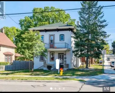 Private room available for rent ASAP..downtown kitchener...parking available