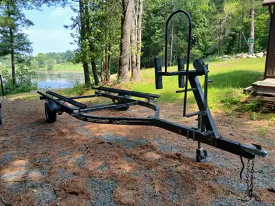2008 Shorelander 22 foot pontoon boat trailer, GVWR rated at 3000 Lbs. New bunks and Tires. Ownershi...