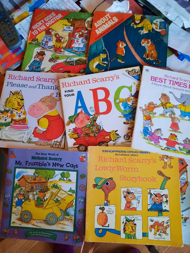 VINTAGEVRICHARD SCARRY BOOKS( soft covets) lot of 12 in Children & Young Adult in Muskoka