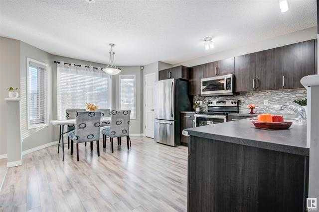 1 bright furnished top floor room for rent in Room Rentals & Roommates in Edmonton - Image 4
