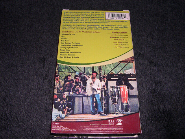 Jimi Hendrix Experience - Live at Woodstock 1969 VHS dans CD, DVD et Blu-ray  à Ville de Montréal - Image 2