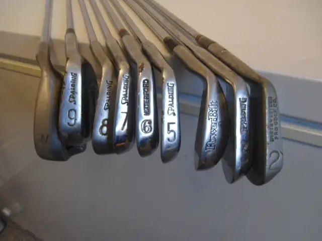 MEN'S SET OF RIGHT HANDED GOLF CLUBS WITH BAG in Golf in Sudbury - Image 3