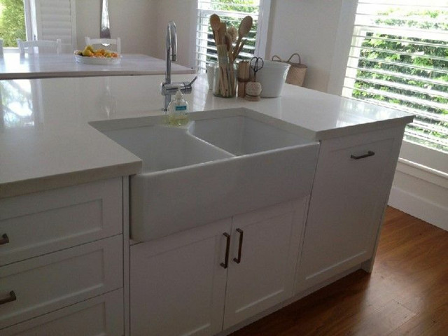 fire clay white apron sink in Plumbing, Sinks, Toilets & Showers in Hamilton - Image 3