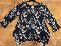 Ladies navy print top blouse $10 Small by Forgotten Grace