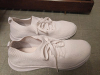 NEW Men’s Running Walking Shoes Sock Sneakers -Size 8 /Women 10