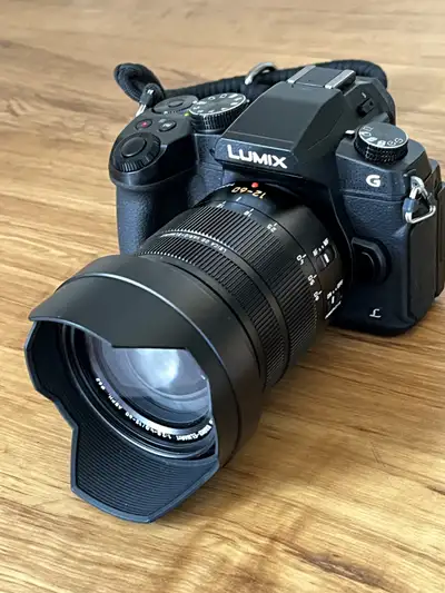 PANASONIC LUMIX G85 QUASI NEUF AVEC OBJECTIF PROFESSIONNEL 1500$, View more