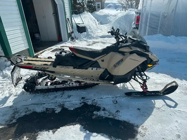 Skidoo Renegade backcontry in Snowmobiles in Thetford Mines - Image 3
