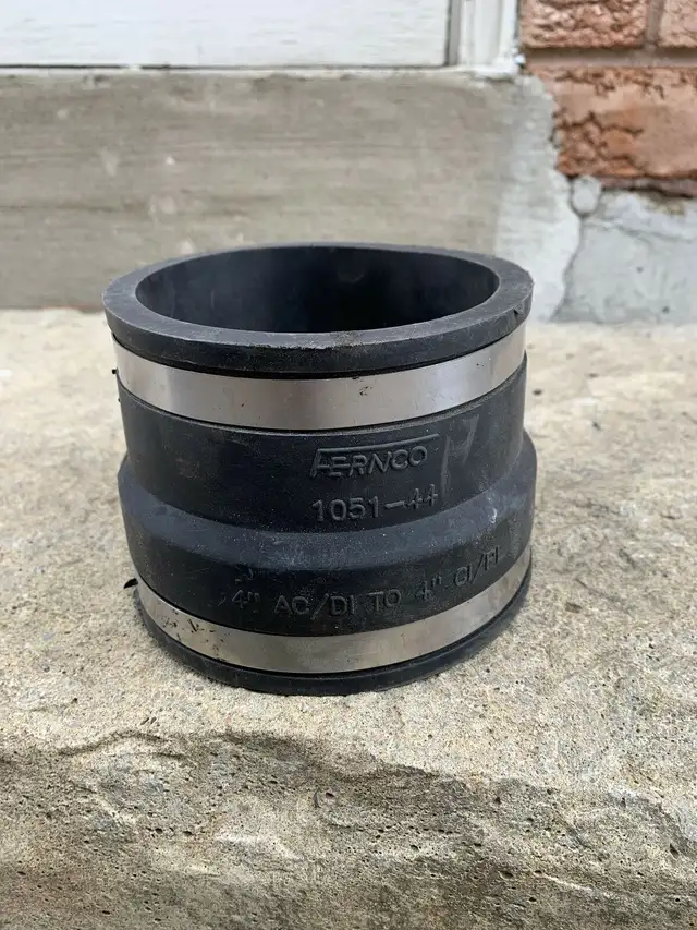 Fernco 4 inch rubber coupling reducer65157321312386121