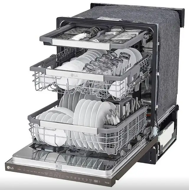 LG Dishwasher in Dishwashers in Ottawa - Image 2