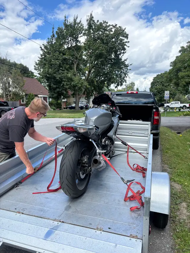 2008 gsxr 600 in Sport Bikes in St. Catharines - Image 5