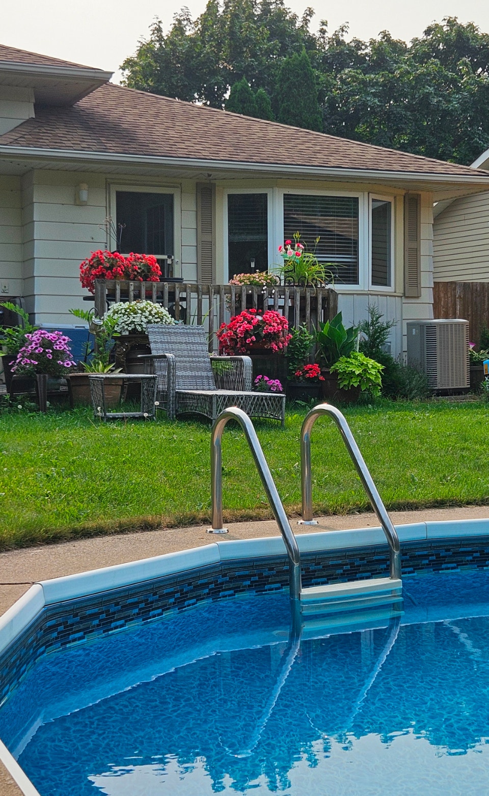 FOR RENT 2 Bedroom basement apartment St.Catharines, ON 3