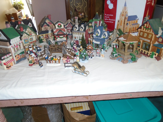 Christmas Village $290. – church, houses, other pieces for all in Holiday, Event & Seasonal in Thunder Bay - Image 4