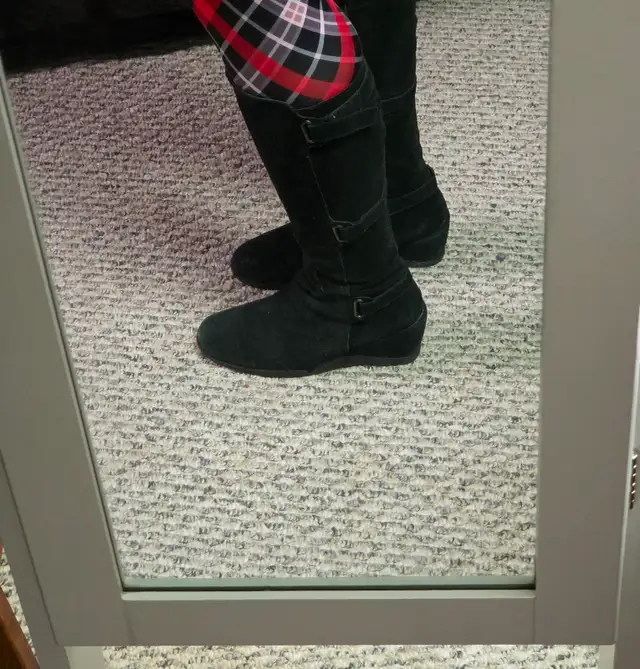 Ladies Black Suede-Like Leather Knee-High Boots with Wedge Heel. in Women's - Shoes in Grande Prairie - Image 5