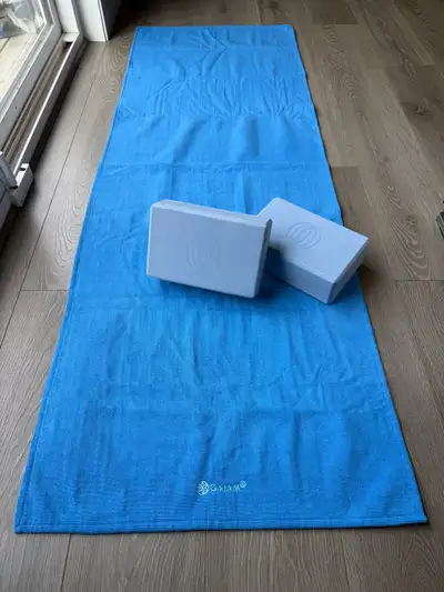 This Oak and Reed premium yoga and exercise mat is eco-friendly and extra long, measuring 72 inches...