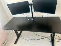 Table de bureau électrique+ support des deux écrans