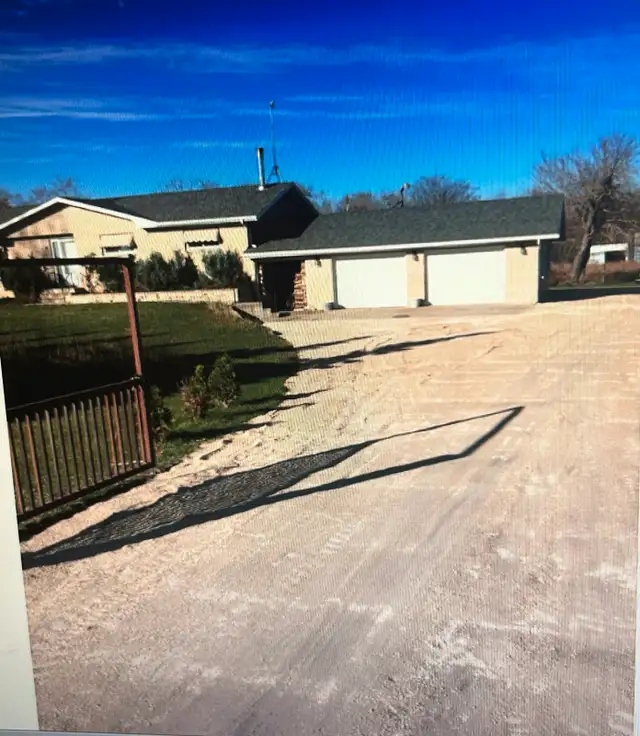 rural property in Houses for Sale in Portage la Prairie - Image 2