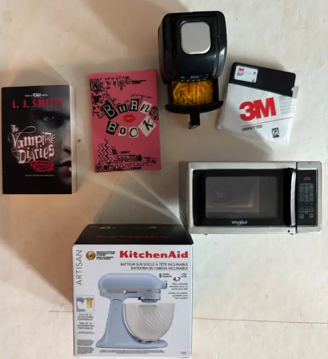 Mini. Verse / Mini Toys - Various Items in Toys in Chatham-Kent - Image 4