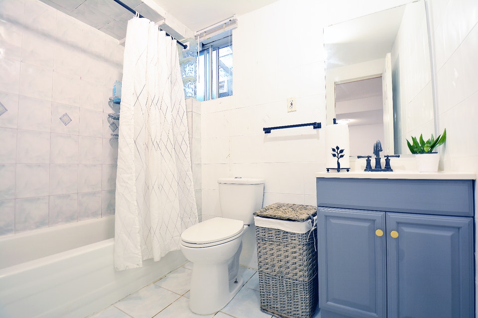 Bright, spacious and beautiful 2 bedroom Apartment for rent 5
