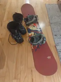 Snowboard /planche à neige quantum, fixations, bottes incluses