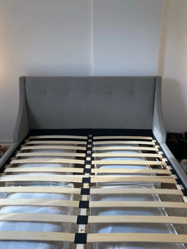 Cadre de Lit + sommier Structube - Bed Frame + base Queen size in Beds & Mattresses in City of Montréal - Image 3